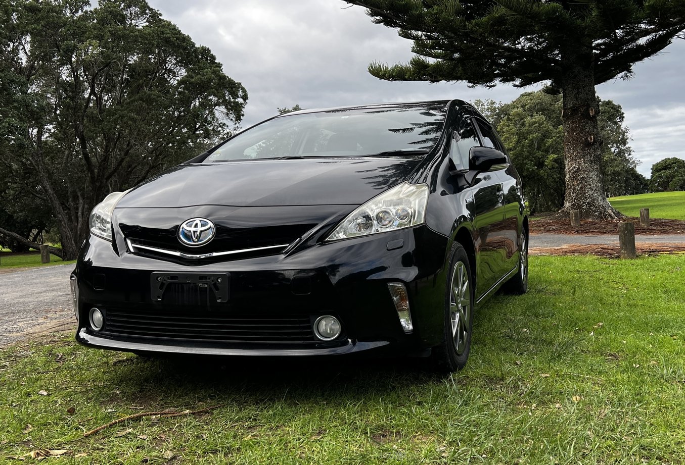 
										2014 Toyota Prius 1.8L Petrol Hybrid Alpha S 7 Seats S  -SOLD full									