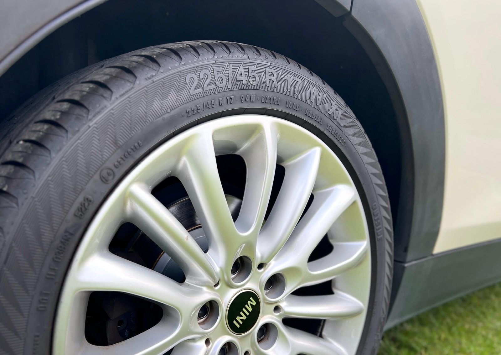 
								2016 MINI Clubman Cooper S DBA-L20 2.0T – Classic B48 Engine, Powerful Performance & Practical Space 高配高分好车低价 full									